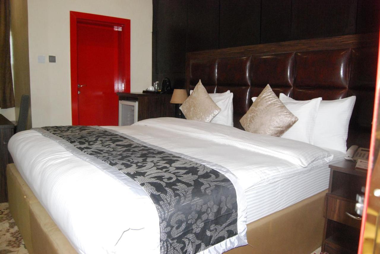 Best Western Plus Енугу Екстер'єр фото