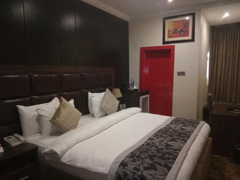 Best Western Plus Енугу Екстер'єр фото